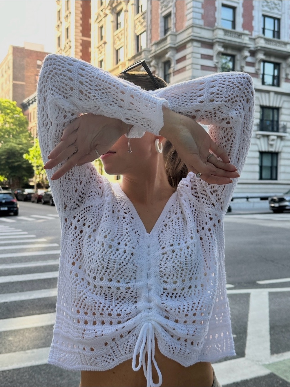 Jolie & Joy White Crochet V-Neck Knit Top